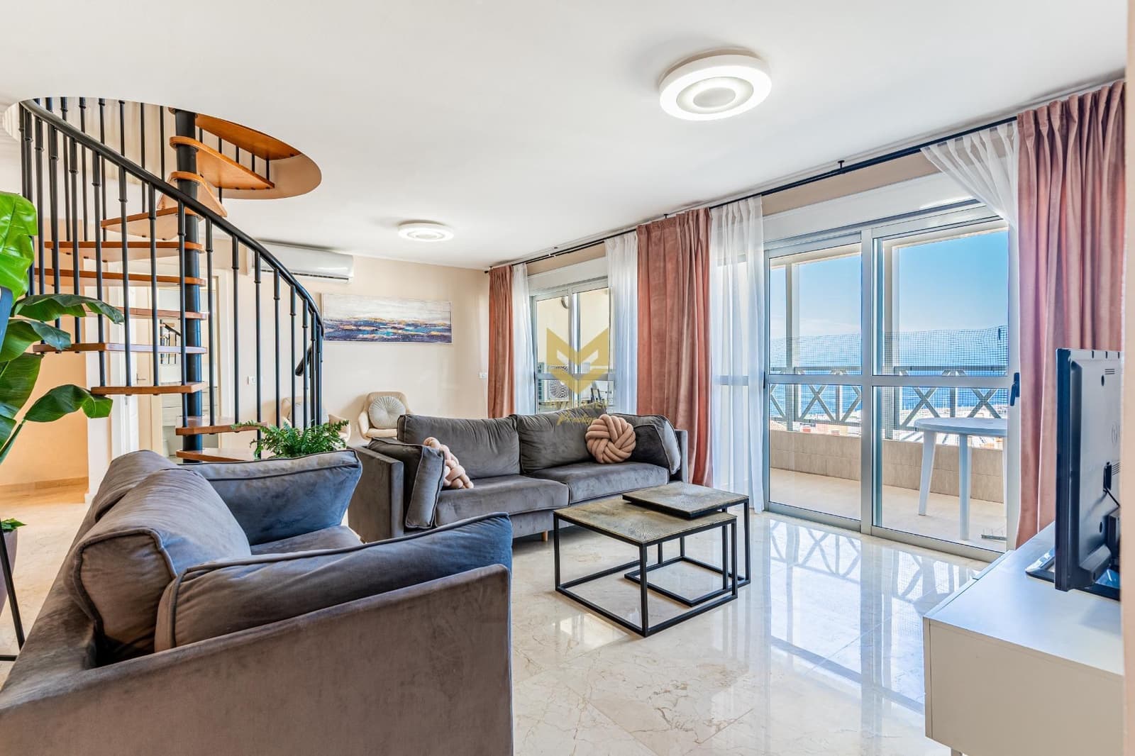 3 bedroom Penthouse for sale in San Miguel de Abona with pool - € 470,000 (Ref: 9833831)