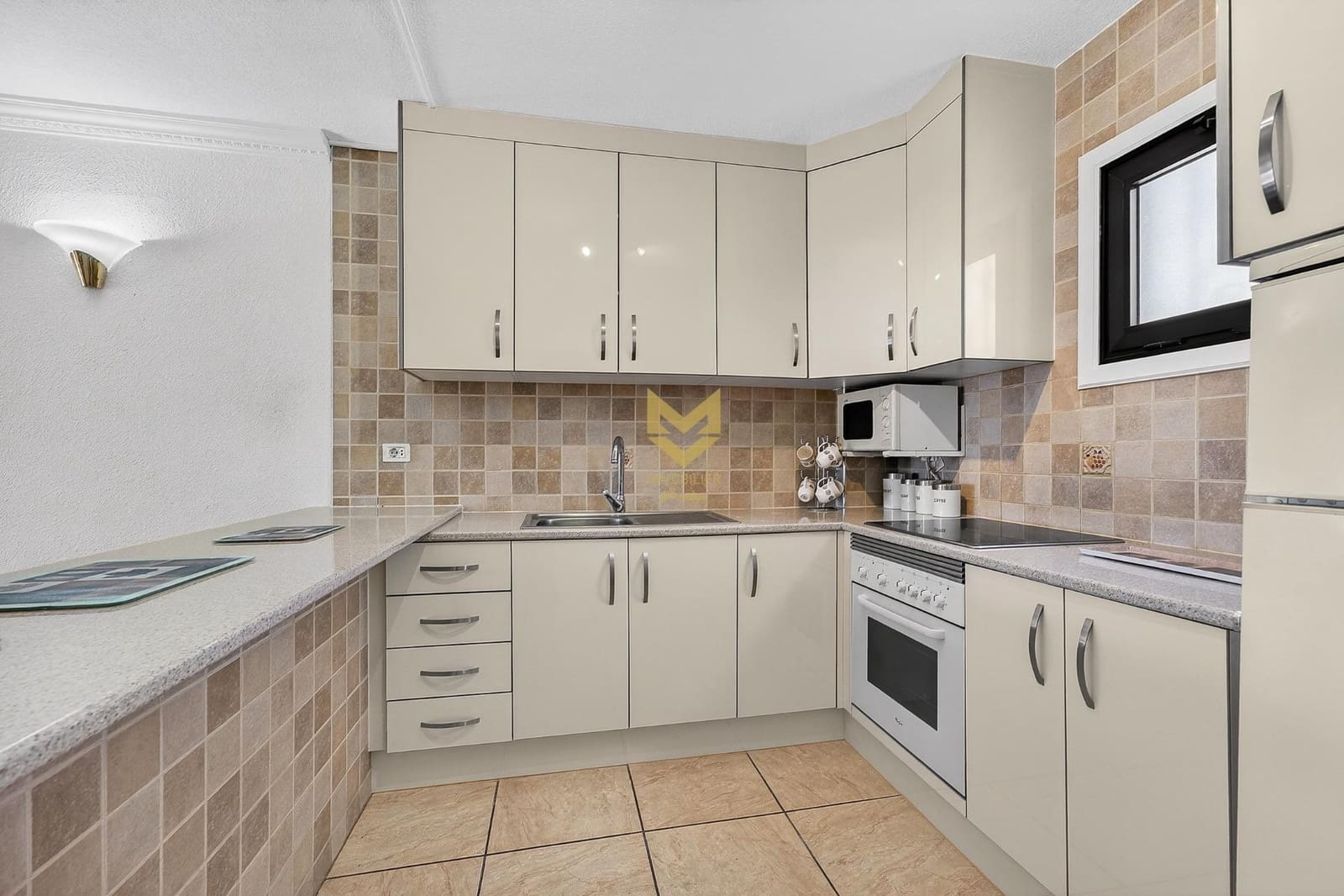 2 bedroom Apartment for sale in Los Cristianos with pool - € 460,000 (Ref: 9860251)