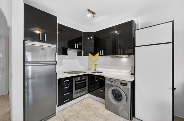 1 soveværelse Lejlighed til salg i Los Cristianos, Arona med swimmingpool - € 335.000 (Ref: 9862012)