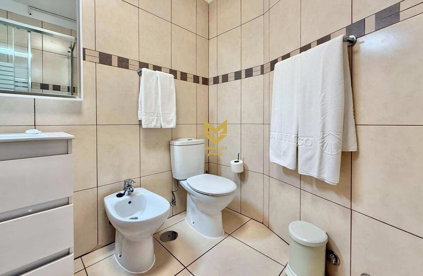 1 slaapkamer Studio te koop in Playa de las Americas met zwembad - € 380.000 (Ref: 9892511)