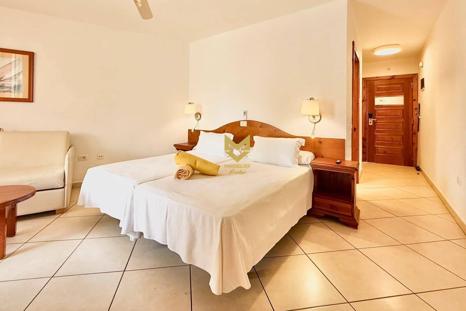 1 slaapkamer Studio te koop in Playa de las Americas met zwembad - € 380.000 (Ref: 9892511)
