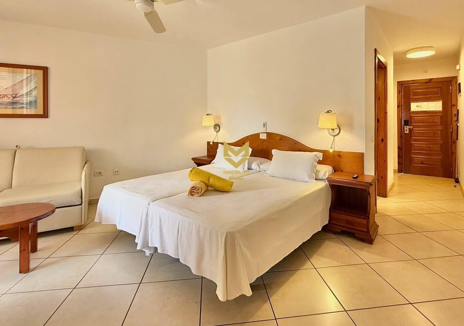 1 slaapkamer Studio te koop in Playa de las Americas met zwembad - € 380.000 (Ref: 9892511)