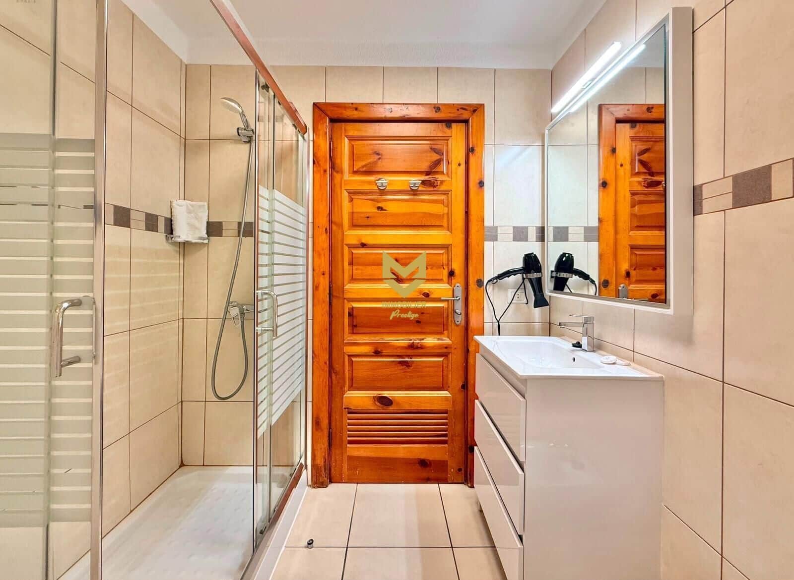 1 slaapkamer Studio te koop in Playa de las Americas met zwembad - € 380.000 (Ref: 9892511)