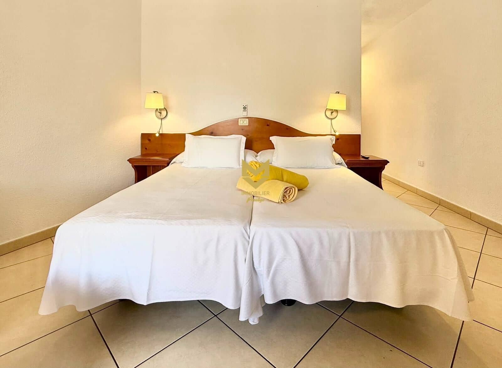 1 slaapkamer Studio te koop in Playa de las Americas met zwembad - € 380.000 (Ref: 9892511)