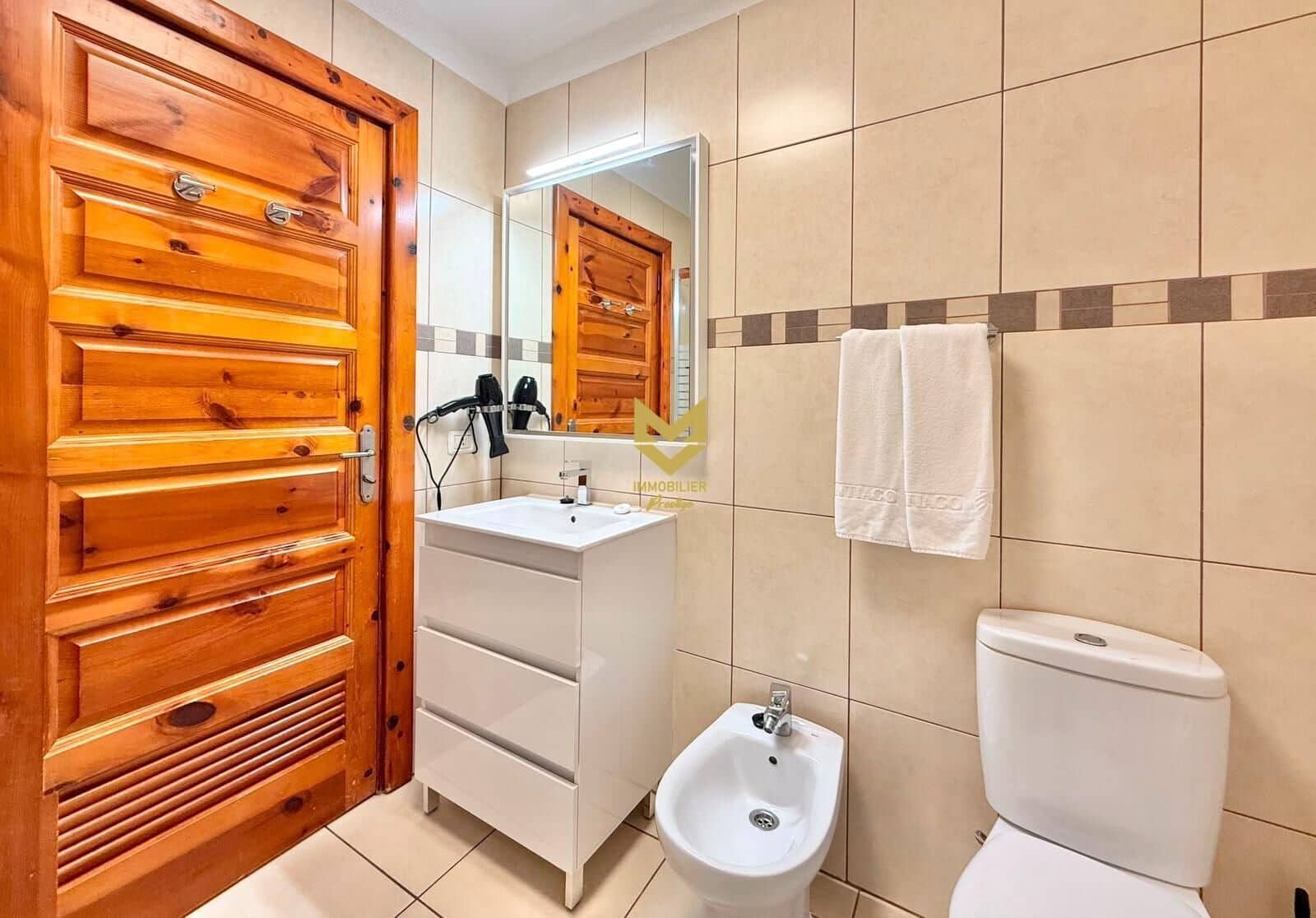1 slaapkamer Studio te koop in Playa de las Americas met zwembad - € 380.000 (Ref: 9892511)