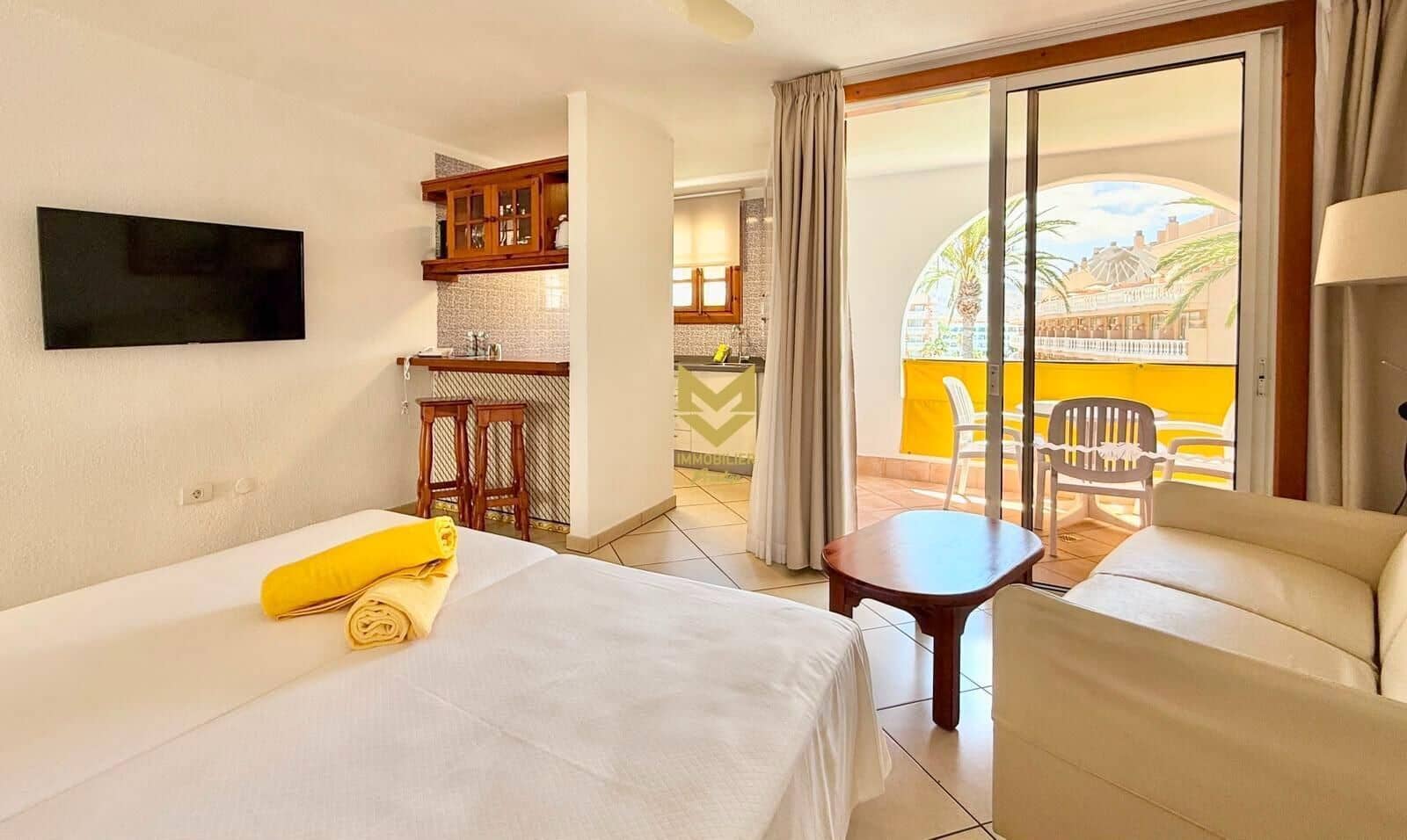 1 slaapkamer Studio te koop in Playa de las Americas met zwembad - € 380.000 (Ref: 9892511)