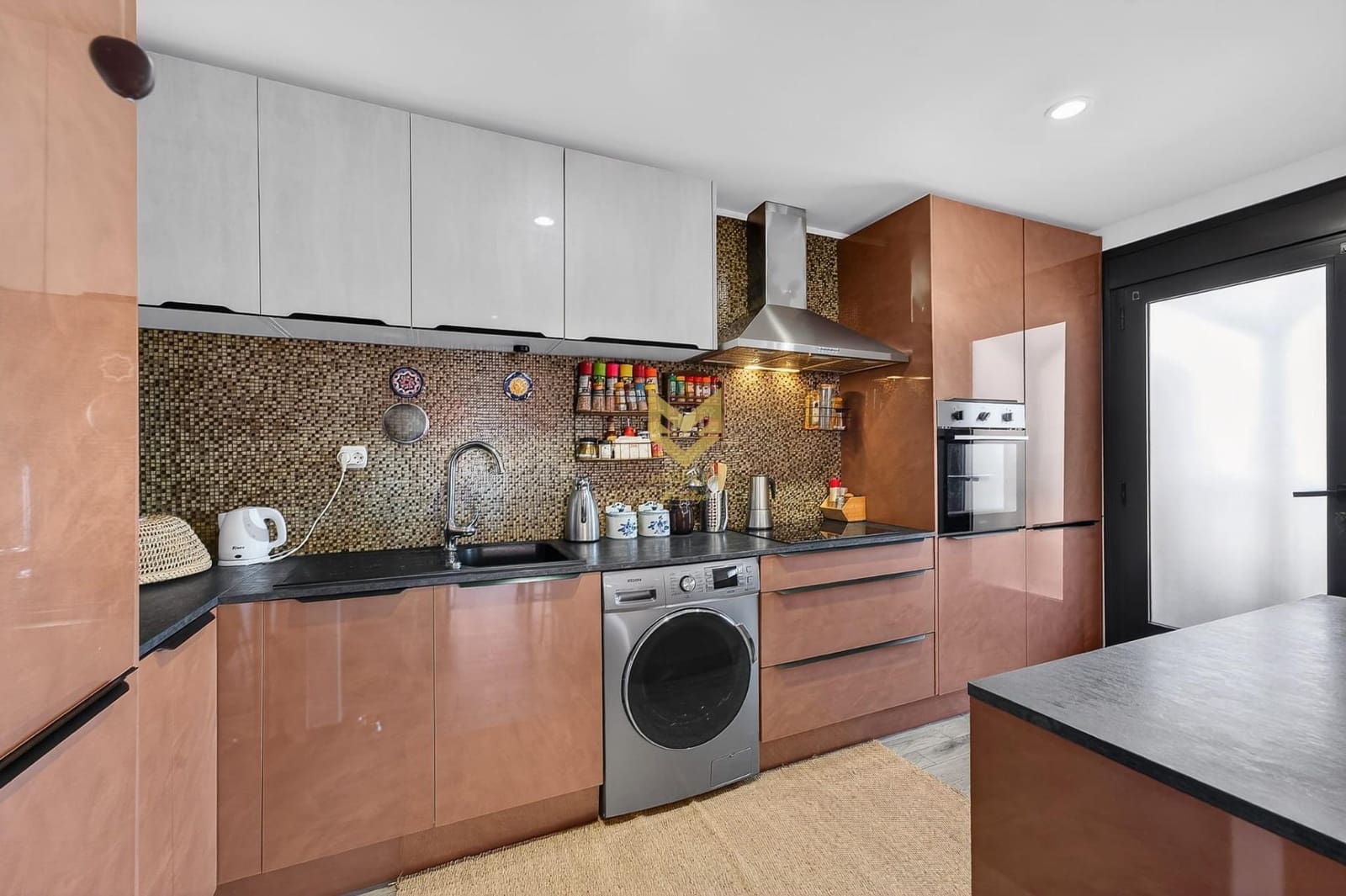 Apartamento de 2 habitaciones en Palm-Mar en venta con piscina - 351.000 € (Ref: 9904144)