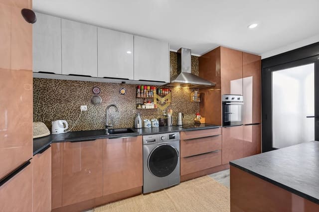 Apartamento de 2 habitaciones en Palm-Mar, Arona en venta - 351.000 € (Ref: 9904144)