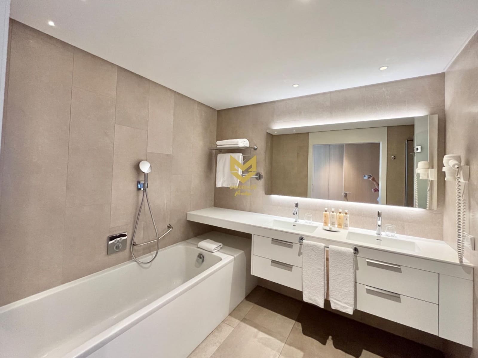 2 bedroom Apartment for sale in Guia de Isora - € 980,000 (Ref: 9934350)