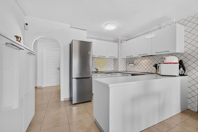 1 sypialnia Apartament na sprzedaż w Los Cristianos, Arona z basenem - 350 000 € (Ref: 9943679)