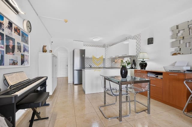 1 sypialnia Apartament na sprzedaż w Los Cristianos, Arona z basenem - 350 000 € (Ref: 9943679)