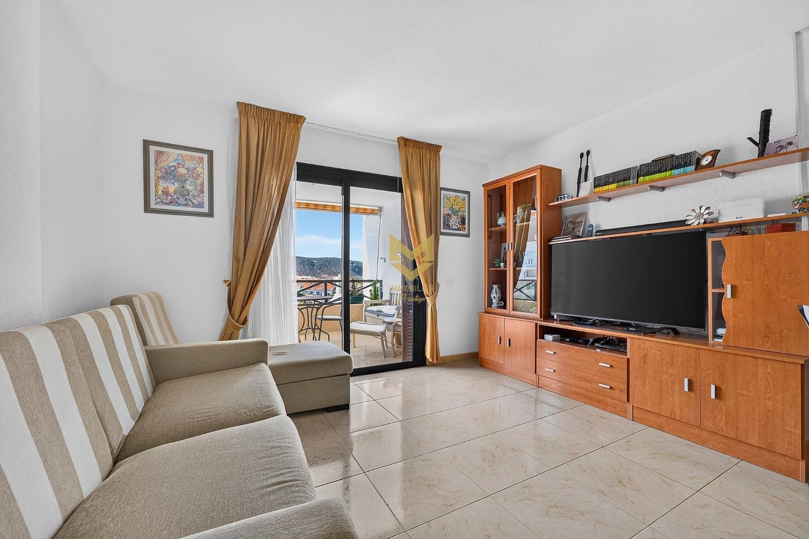 1 makuuhuone Huoneisto myytävänä paikassa Los Cristianos mukana uima-altaan - 350 000 € (Ref: 9943679)