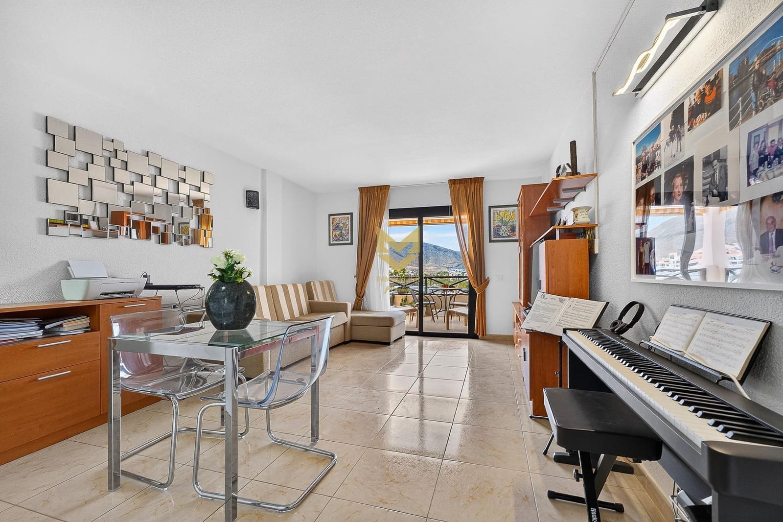 1 makuuhuone Huoneisto myytävänä paikassa Los Cristianos mukana uima-altaan - 350 000 € (Ref: 9943679)