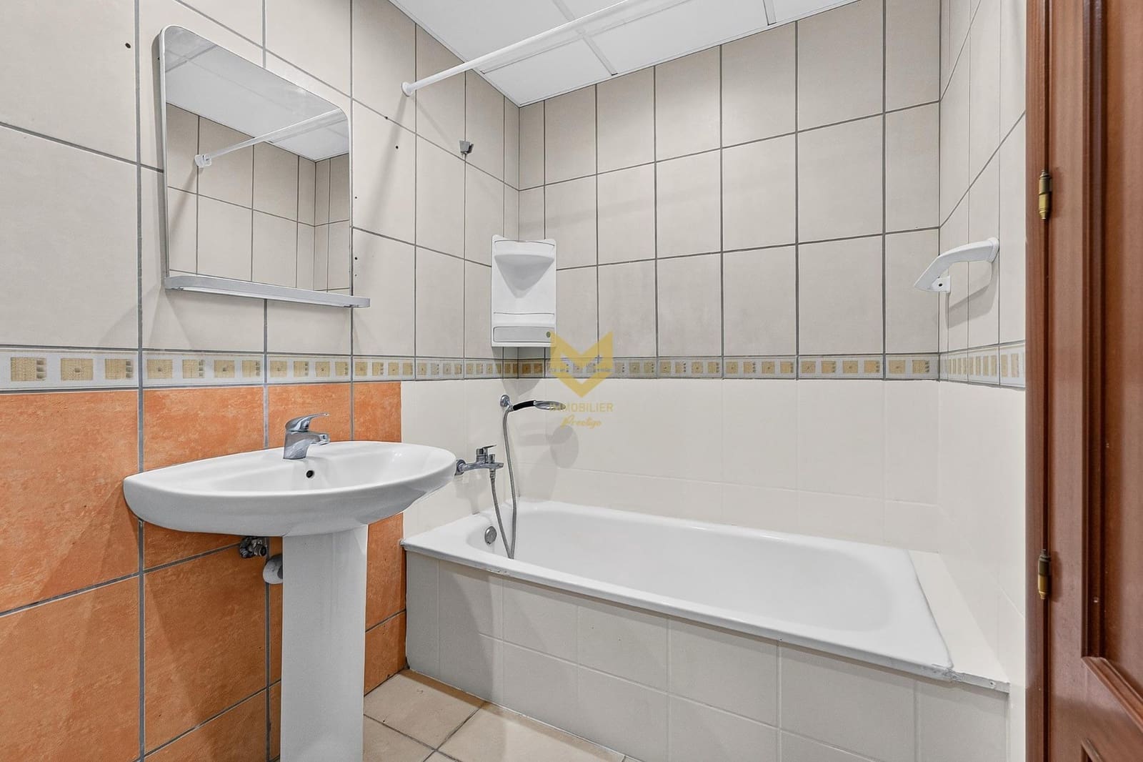 Apartamento de 2 habitaciones en Buzanada en venta - 219.000 € (Ref: 9975570)
