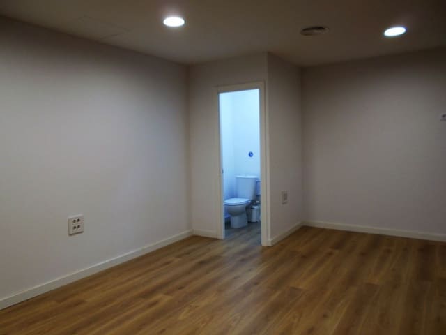 Erhverv til leje i Zona Centro, Santa Cruz de Tenerife - € 495 (Ref: 9100290)