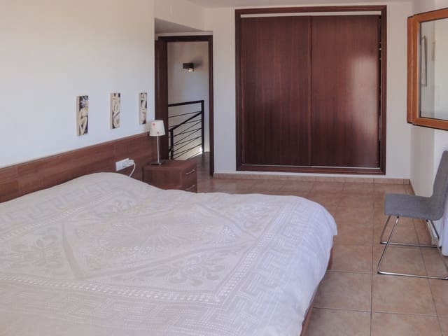 3 sovrum Villa till salu i Algaida med pool garage - 725 000 € (Ref: 10035019)