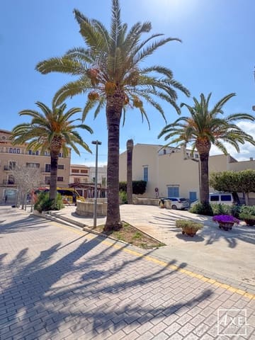 5 bedroom Townhouse for sale in Vilafranca de Bonany with garage - € 320,000 (Ref: 8782945)