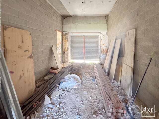 5 bedroom Townhouse for sale in Vilafranca de Bonany with garage - € 320,000 (Ref: 8782945)