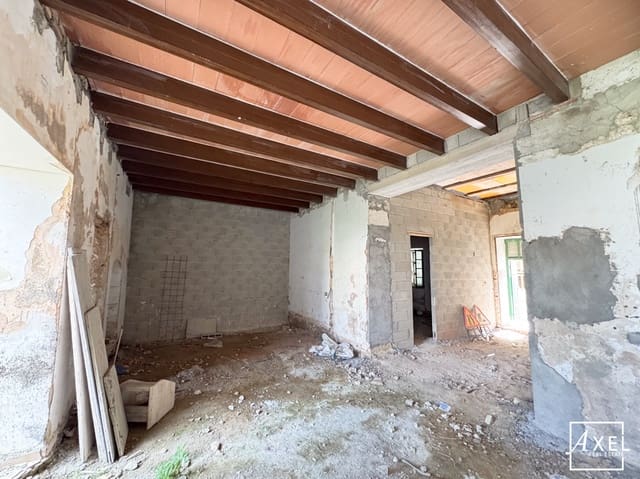 5 bedroom Townhouse for sale in Vilafranca de Bonany with garage - € 320,000 (Ref: 8782945)