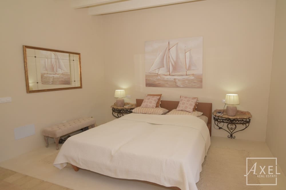 4 soveværelse Byhus til salg i Campos med swimmingpool garage - € 1.500.000 (Ref: 9246493)