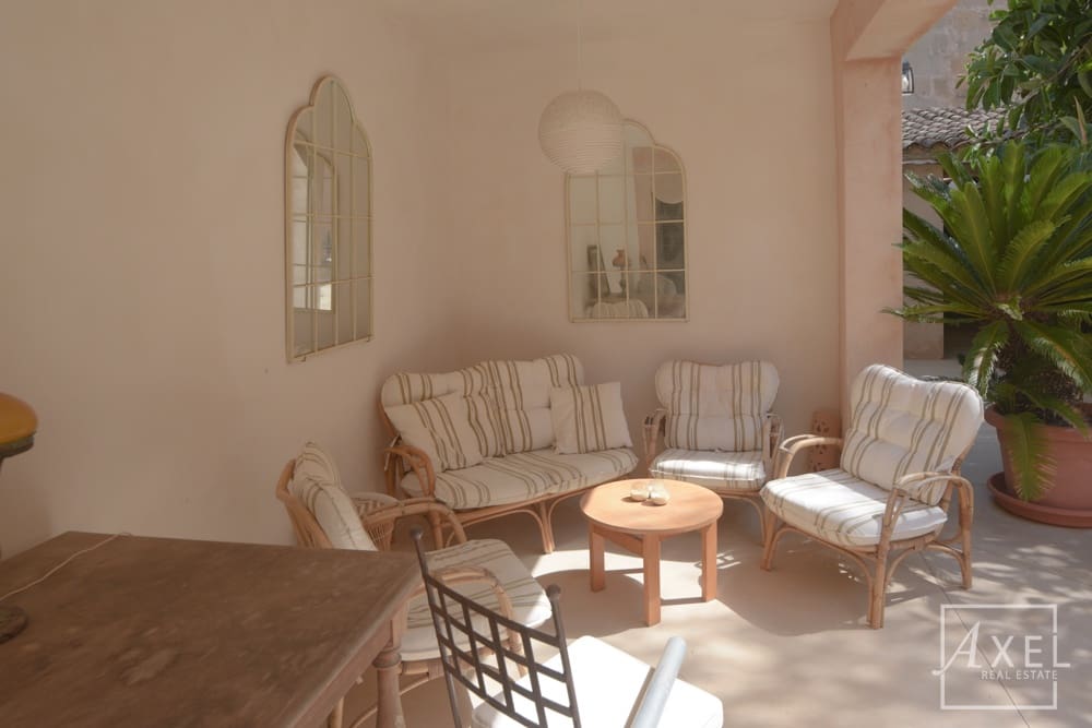 4 soveværelse Byhus til salg i Campos med swimmingpool garage - € 1.500.000 (Ref: 9246493)