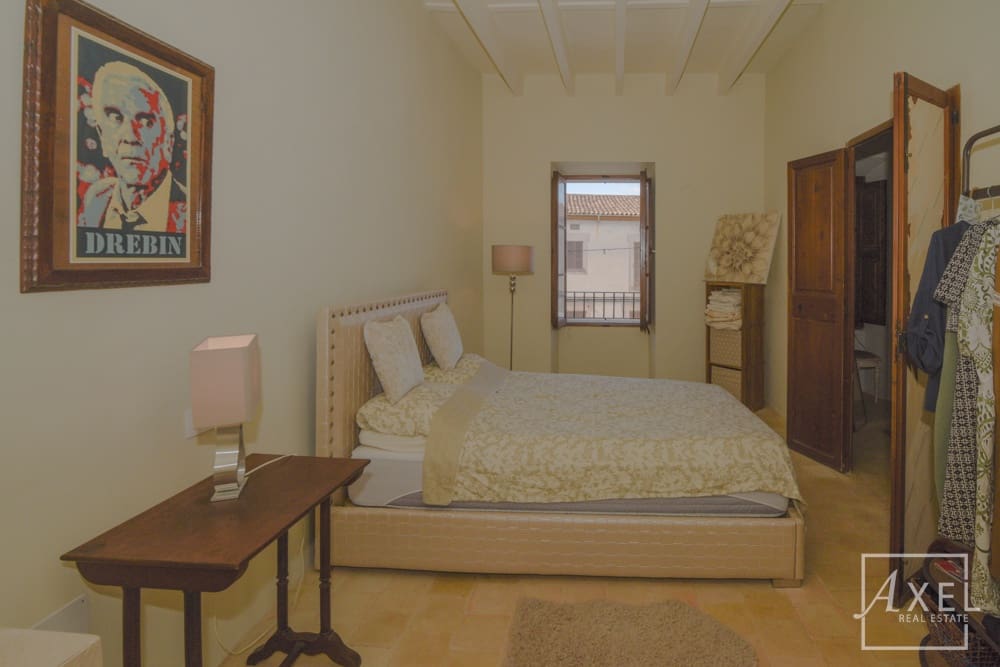 4 soveværelse Byhus til salg i Campos med swimmingpool garage - € 1.500.000 (Ref: 9246493)