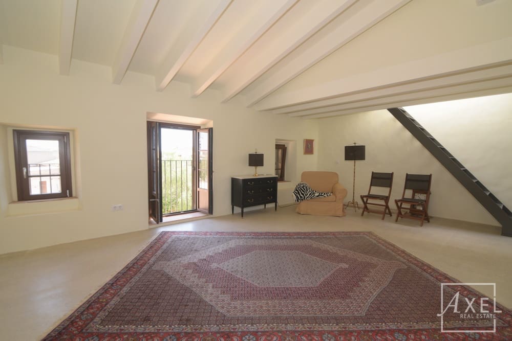 4 soveværelse Byhus til salg i Campos med swimmingpool garage - € 1.500.000 (Ref: 9246493)