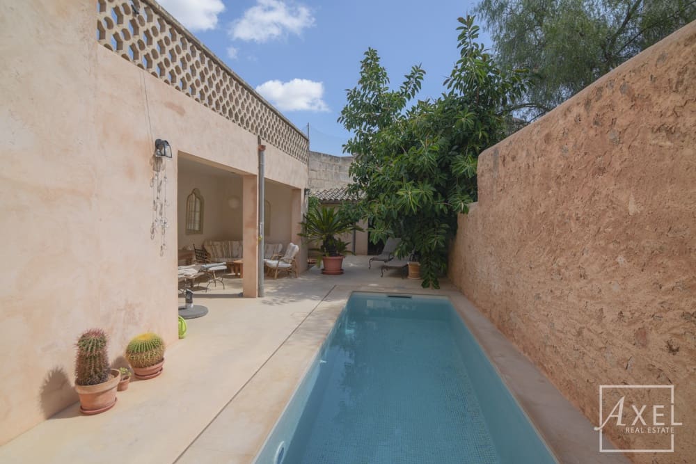 4 soveværelse Byhus til salg i Campos med swimmingpool garage - € 1.500.000 (Ref: 9246493)