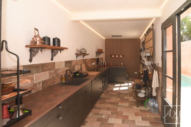 4 soverom Hus til salgs i Campos med svømmebasseng garasje - € 1 500 000 (Ref: 9246493)