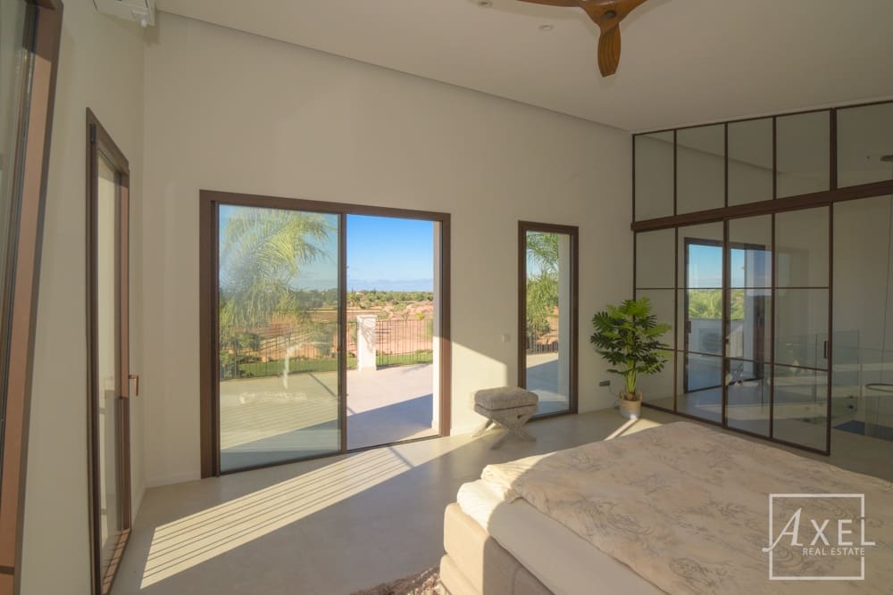 3 slaapkamer Finca/Landhuis te koop in Llucmajor met zwembad - € 6.300.000 (Ref: 9300752)