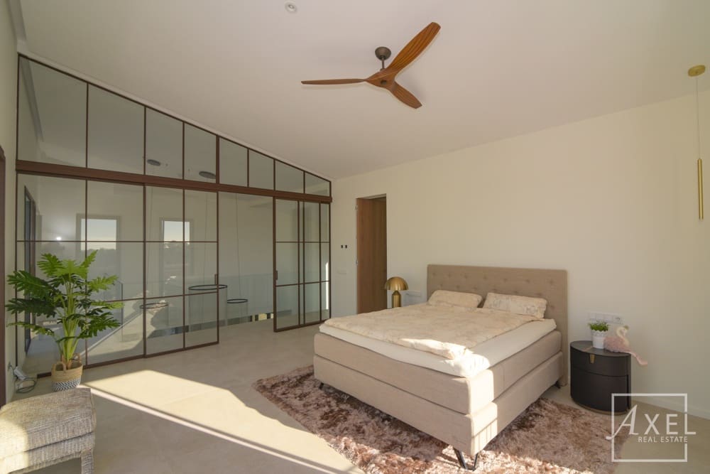 3 slaapkamer Finca/Landhuis te koop in Llucmajor met zwembad - € 6.300.000 (Ref: 9300752)