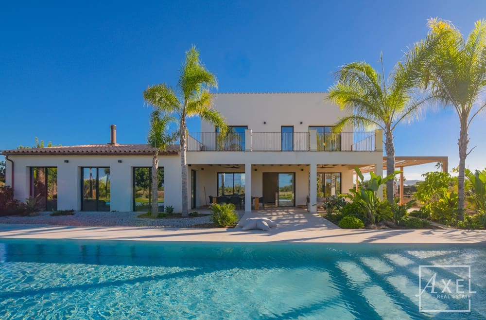 3 slaapkamer Finca/Landhuis te koop in Llucmajor met zwembad - € 6.300.000 (Ref: 9300752)