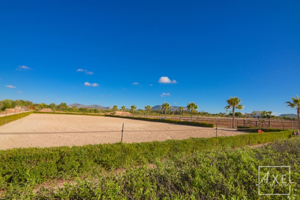 3 slaapkamer Finca/Landhuis te koop in Llucmajor met zwembad - € 6.300.000 (Ref: 9300752)