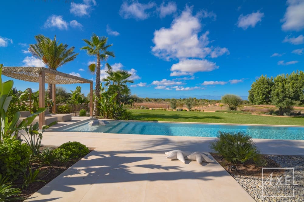 3 slaapkamer Finca/Landhuis te koop in Llucmajor met zwembad - € 6.300.000 (Ref: 9300752)