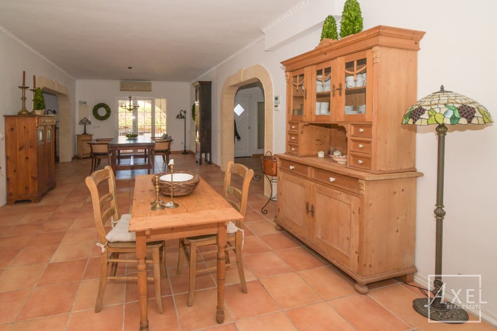 6 slaapkamer Villa te koop in Llucmajor met zwembad - € 1.200.000 (Ref: 9426960)