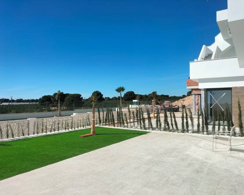 3 slaapkamer Villa te koop in Pinar de Campoverde met zwembad - € 399.000 (Ref: 7479192)