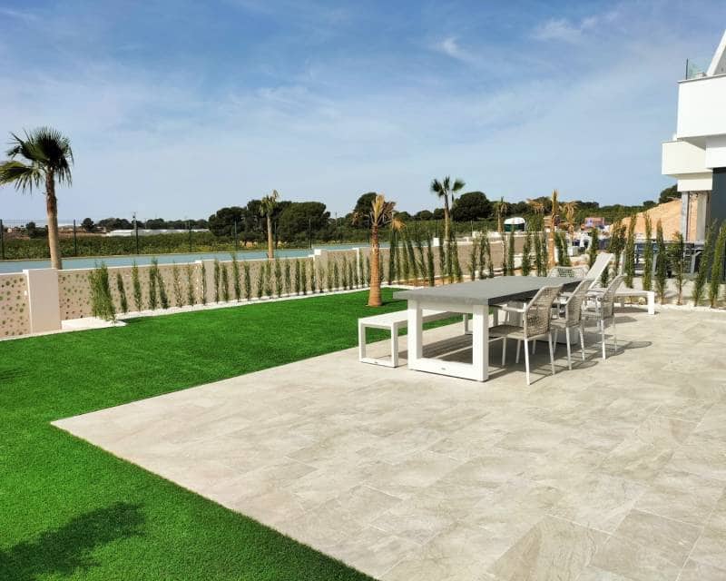 3 slaapkamer Villa te koop in Pinar de Campoverde met zwembad - € 399.000 (Ref: 7479192)