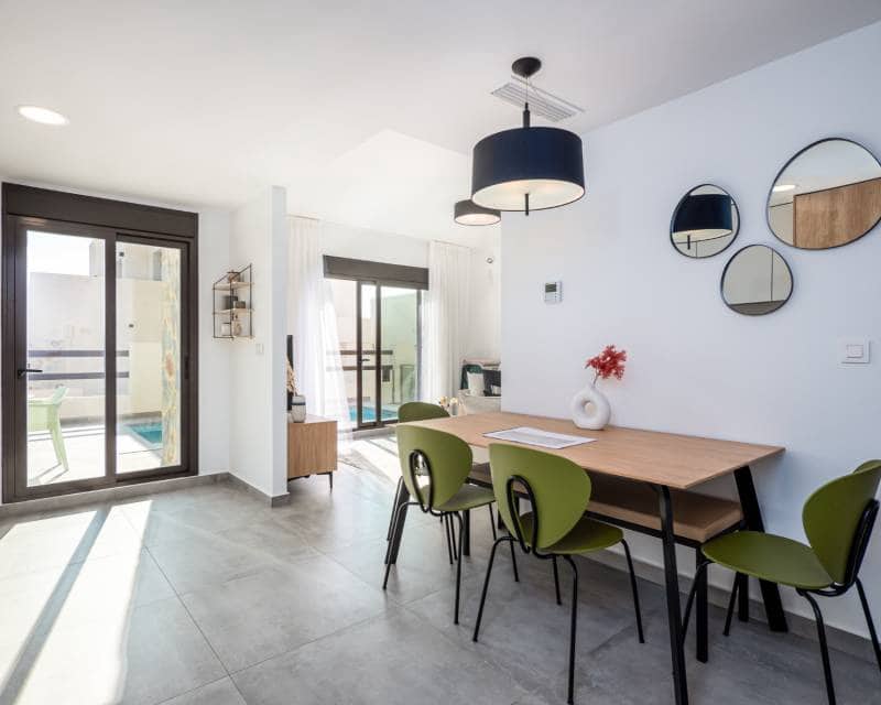 3 bedroom Villa for sale in Villamartin with pool - € 362,000 (Ref: 8100847)