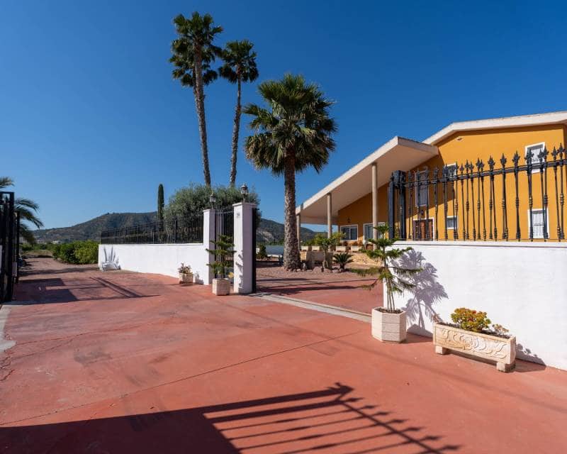 4 makuuhuone Maalaistalo myytävänä paikassa Orihuela - 675 000 € (Ref: 8113772)