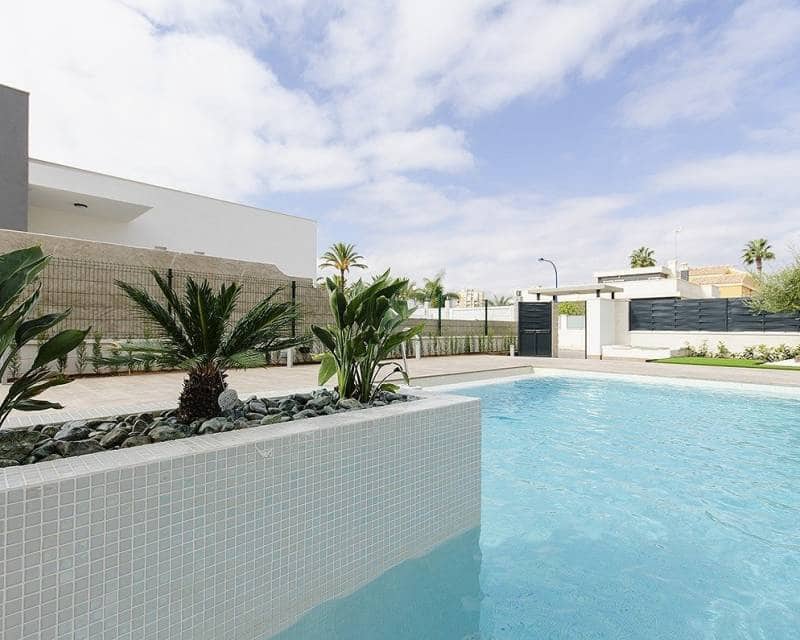 4 bedroom Villa for sale in Campoamor with pool - € 995,000 (Ref: 8230010)
