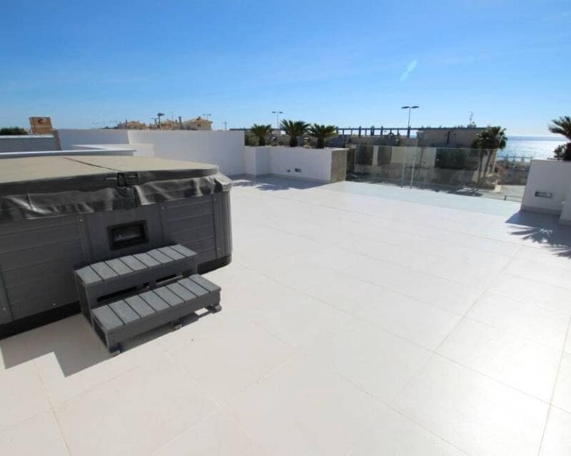4 bedroom Villa for sale in Campoamor with pool - € 1,175,000 (Ref: 8230011)