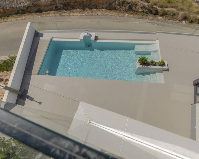 3 soveværelse Villa til salg i Campoamor med swimmingpool - € 1.195.000 (Ref: 8230012)