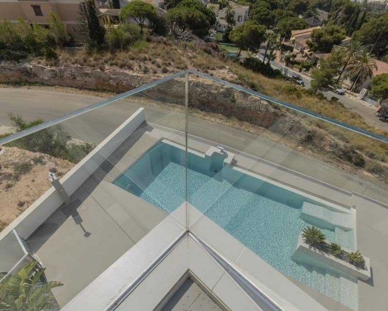 3 soveværelse Villa til salg i Campoamor med swimmingpool - € 1.195.000 (Ref: 8230012)