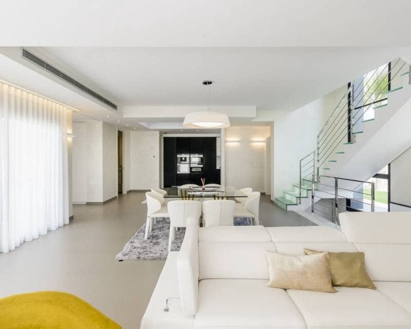 3 soveværelse Villa til salg i Campoamor med swimmingpool - € 1.195.000 (Ref: 8230012)