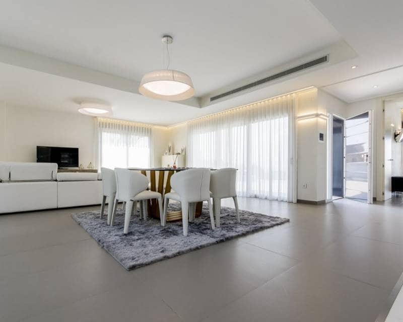 3 soveværelse Villa til salg i Campoamor med swimmingpool - € 1.195.000 (Ref: 8230012)