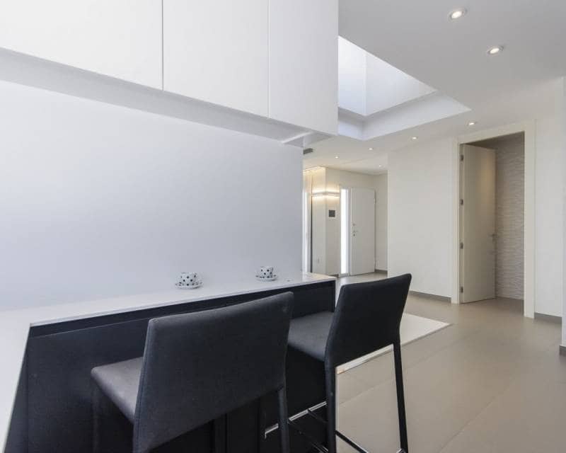 3 soveværelse Villa til salg i Campoamor med swimmingpool - € 1.195.000 (Ref: 8230012)