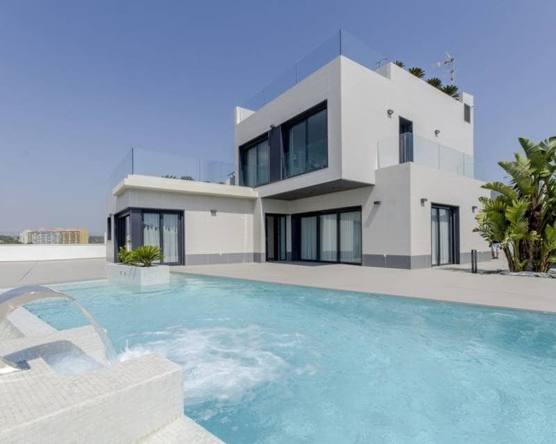 3 soveværelse Villa til salg i Campoamor med swimmingpool - € 1.175.000 (Ref: 8230012)