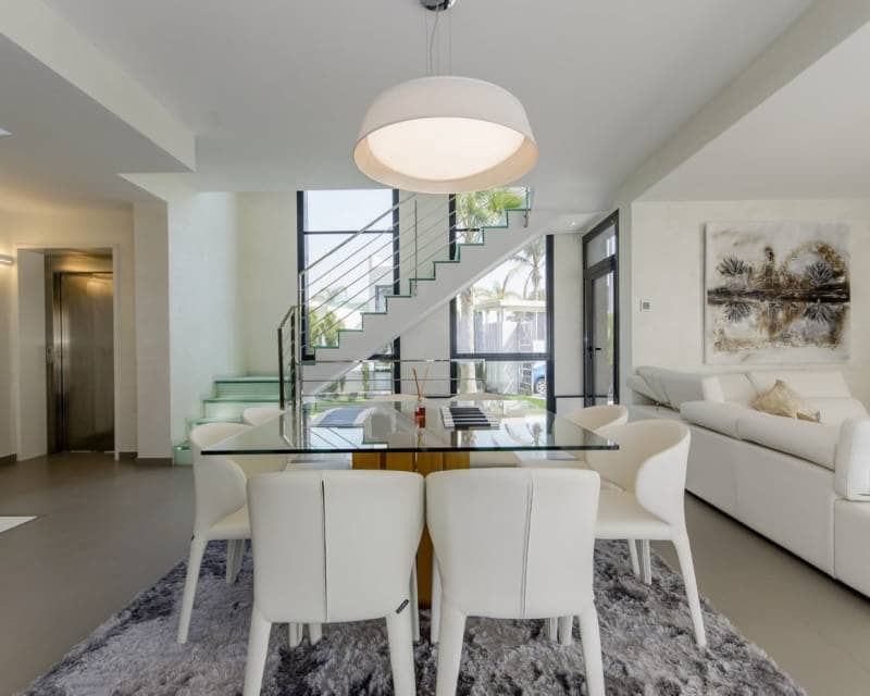 3 soveværelse Villa til salg i Campoamor med swimmingpool - € 1.195.000 (Ref: 8230012)