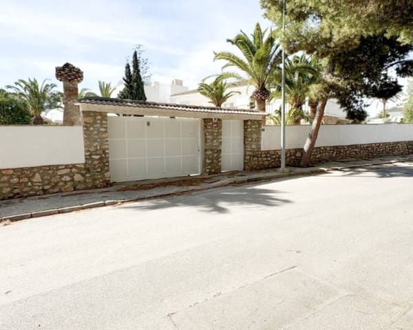 7 soverom Villa til salgs i La Zenia, Orihuela med svømmebasseng - € 899 000 (Ref: 8243912)