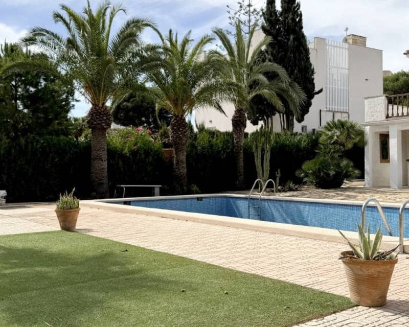 7 soverom Villa til salgs i La Zenia med svømmebasseng - € 899 000 (Ref: 8243912)